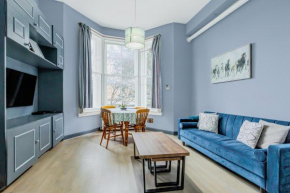 Couple's getaway 1BDR apt near Holland Park